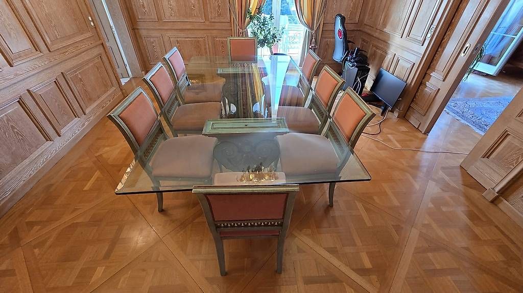 Tischset: Table à manger et 8 chaises à vendre  – Gebraucht aus Lausanne von ann_wy2v