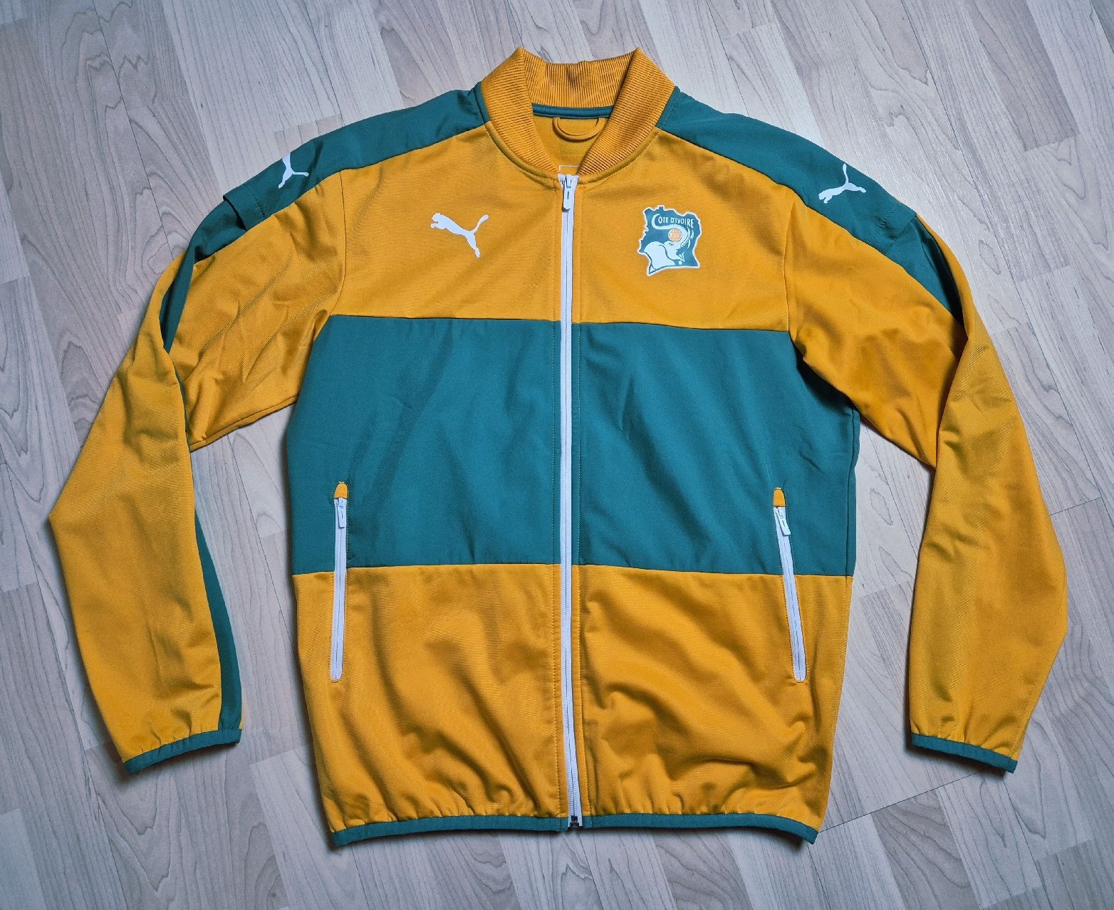 Puma Giacche: Puma 2017 Elfenbeinküste Jacke Grösse M – Nuovo (secondo la descrizione) da St. Gallen venduto da CaliSunshine
