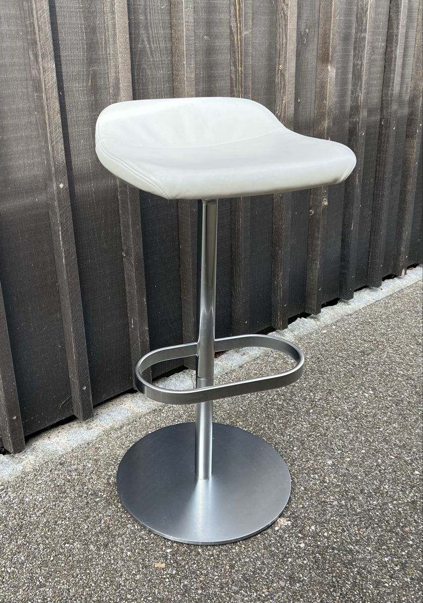 Knoll Sgabelli: Designer Barhocker Turtle Walter Knoll Echtleder – Usato da Tuttwil venduto da Sternli1980