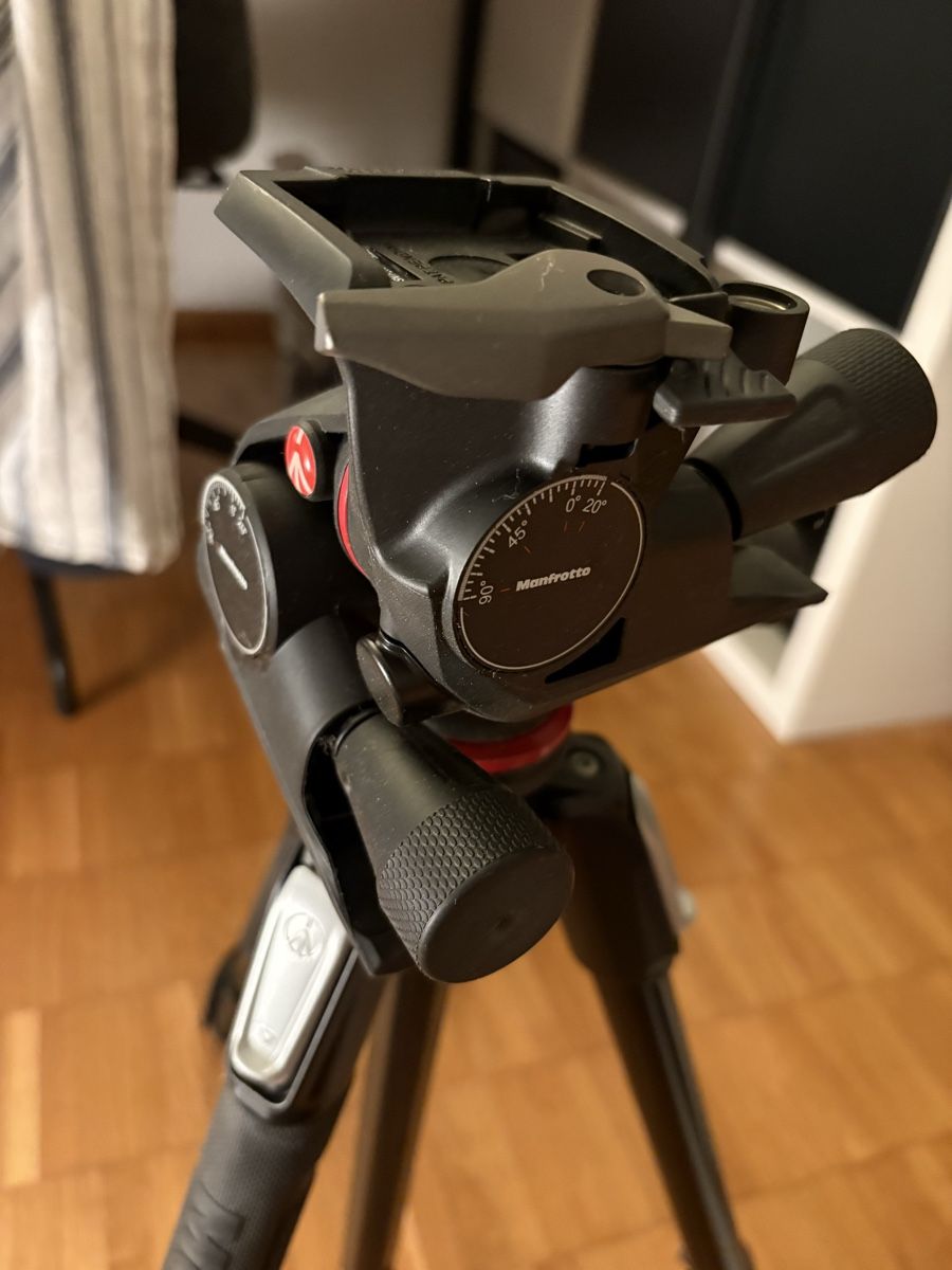 Manfrotto Treppiedi & Teste: Manfrotto 190 + XPRO 3WG Getriebeneiger – Usato da Glattpark(Opfikon) venduto da mjunker 1