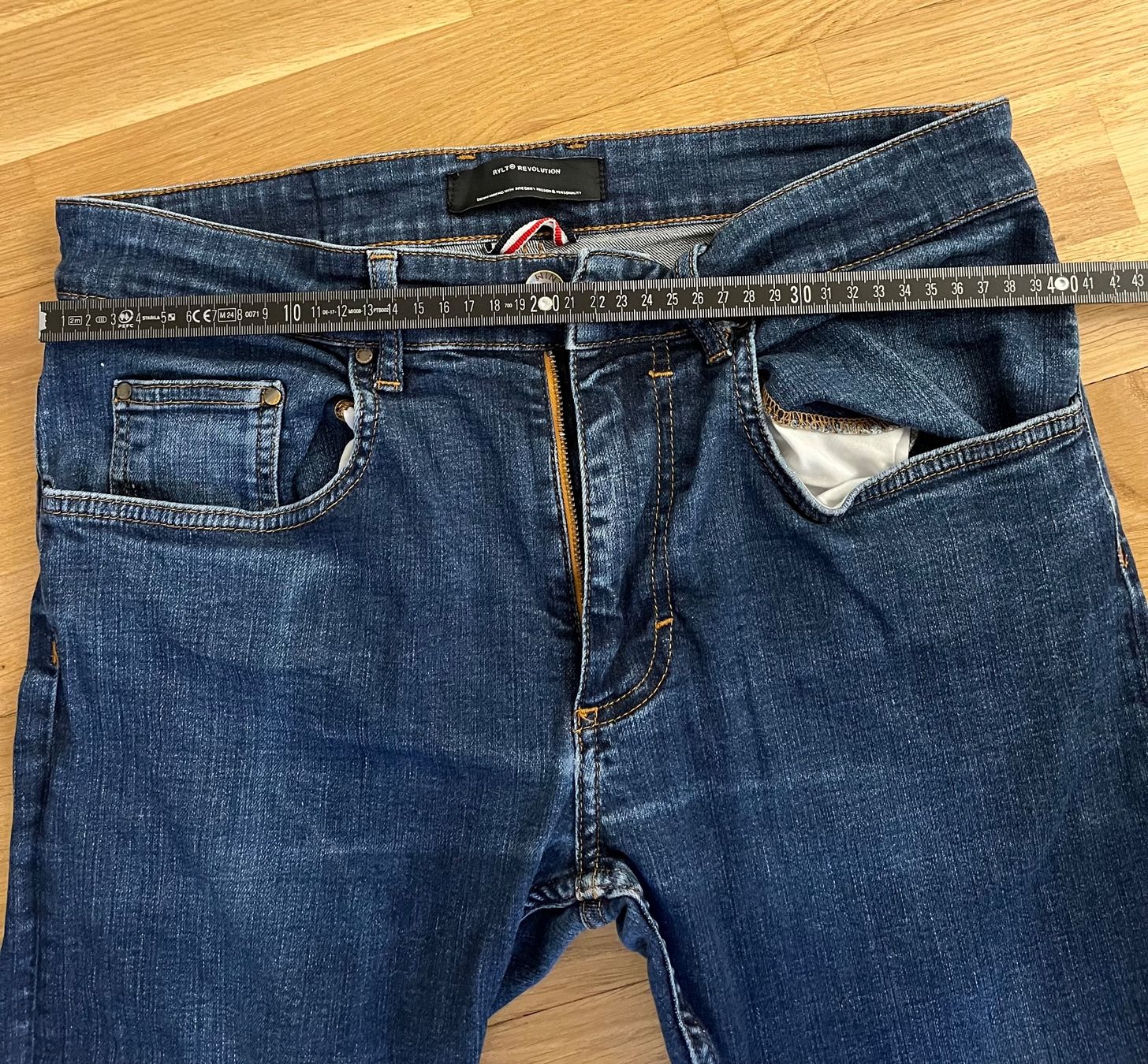 Jeans: Jeans von RVLT Revolution, Gr.  31/32 – Usato da Basel venduto da rah_r 2