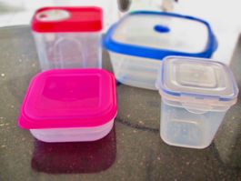 GRAND LOT DE BOITES DE RANGEMENTS EN PLASTIQUE