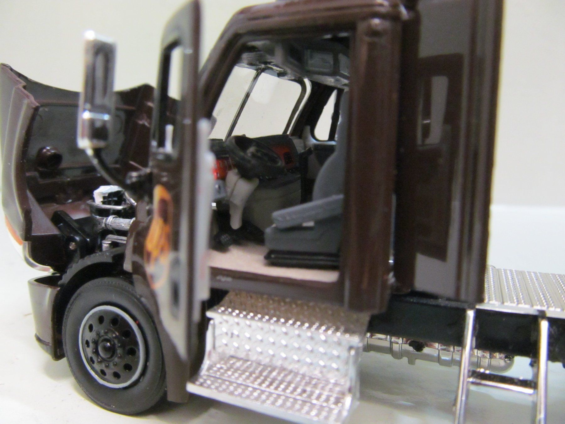 Kits de montage: FREIGHT LINER  UPS  1:53  TONKIN REPLICARS  PRECISION SERIES – Neuf avec emballage d'origine à Grueningen par malamut56 2