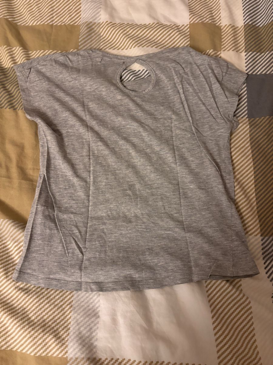 Camicette, T-shirt & Top: T-shirt gris imprime "On The Road" – Usato da Denges venduto da val_j8w7 1