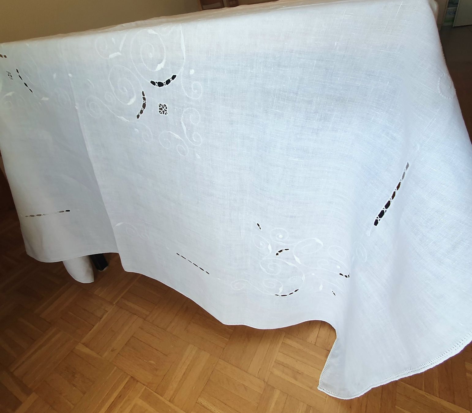 Altra biancheria da tavola: Ancienne nappe en lin, brodée main, 152 x 155 cm – Usato da Lausanne venduto da venise001 7