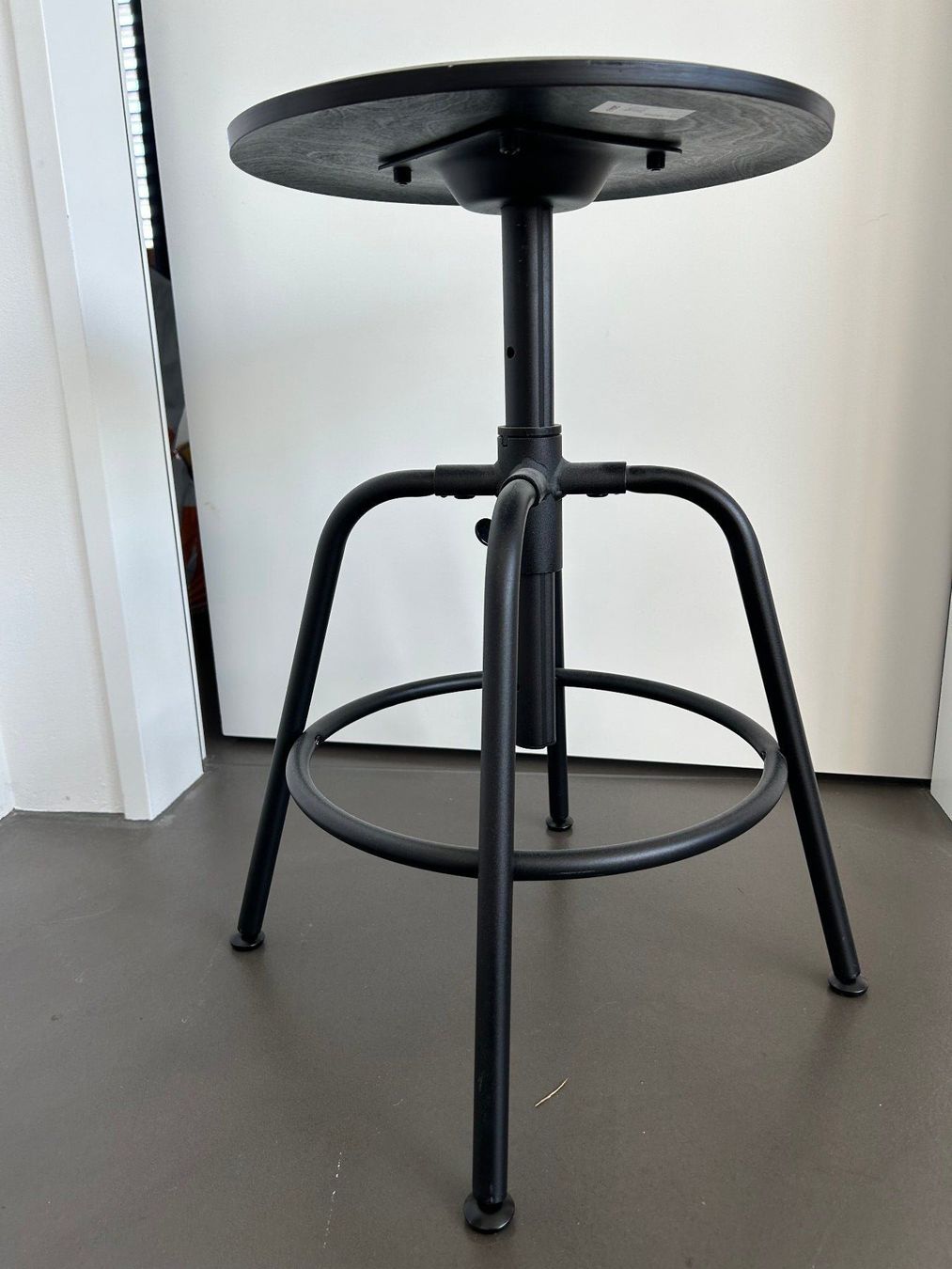 Ikea Sgabelli: Hocker schwarz – Usato da Wittenbach venduto da sorento12 2