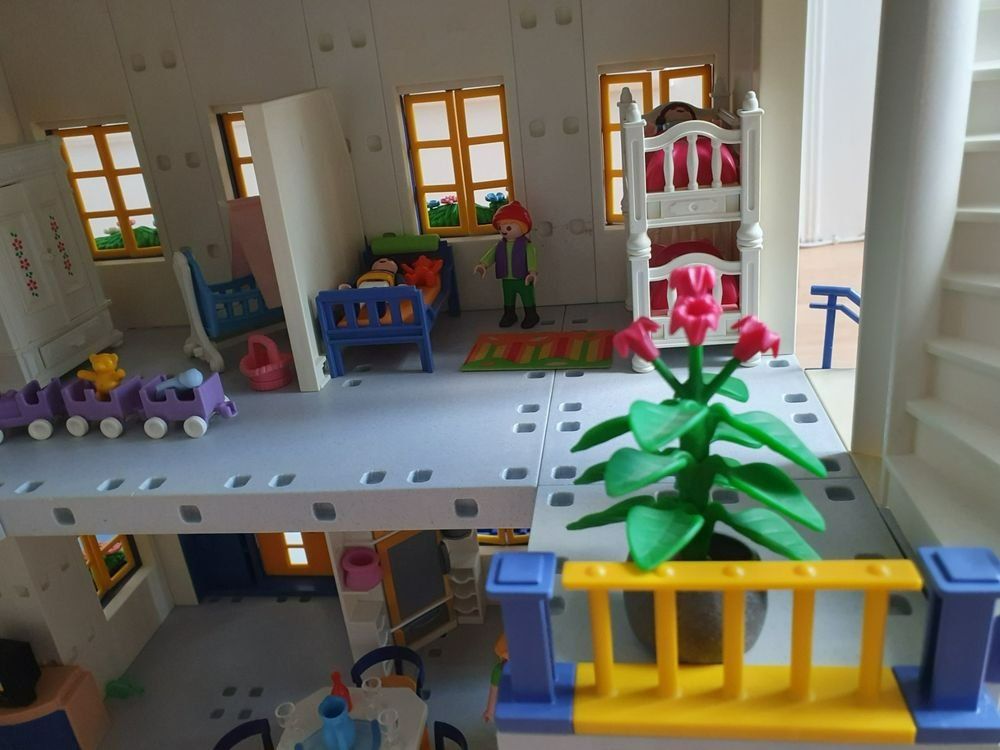 Playmobil Giocattoli: Playmobil Villa – Usato da Lyss venduto da Elisha13 7