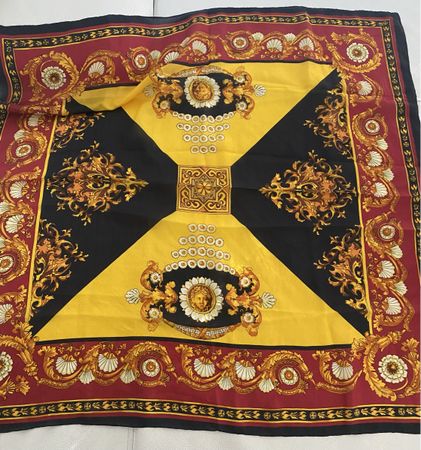 Seiden Foulard 🌸
