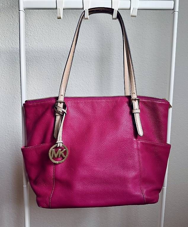 Borse da donna: Michael Kors Tasche, medium, pink – Usato da Biel/Bienne venduto da l.v.ds