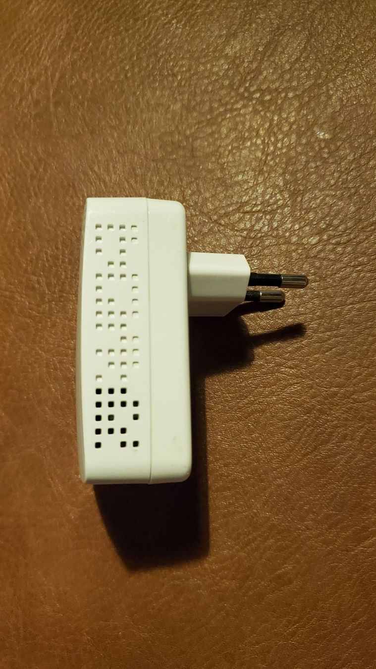Zyxel Laufwerke & Adapter: ZyXEL 500 Mb/s Powerline Adapter – Gebraucht aus Courtaman von Silb 2