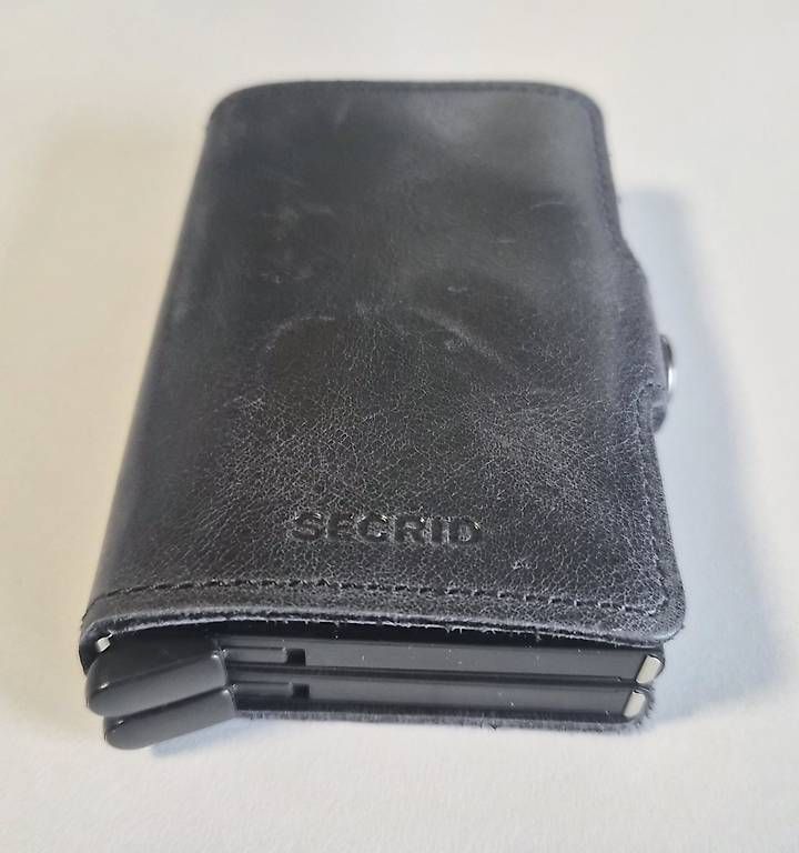 Portafogli: SECRID - Twinwallet Vintage – Usato da Beromünster venduto da Steff_SR 2