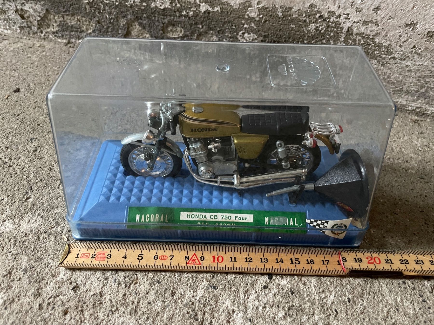 Kit di modellismo & Modellini statici: Honda CB 750 four Töff Modell – Usato da Luzern venduto da mintcar 5