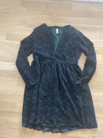 Kleid von Yas in dunkelgrün Grösse S