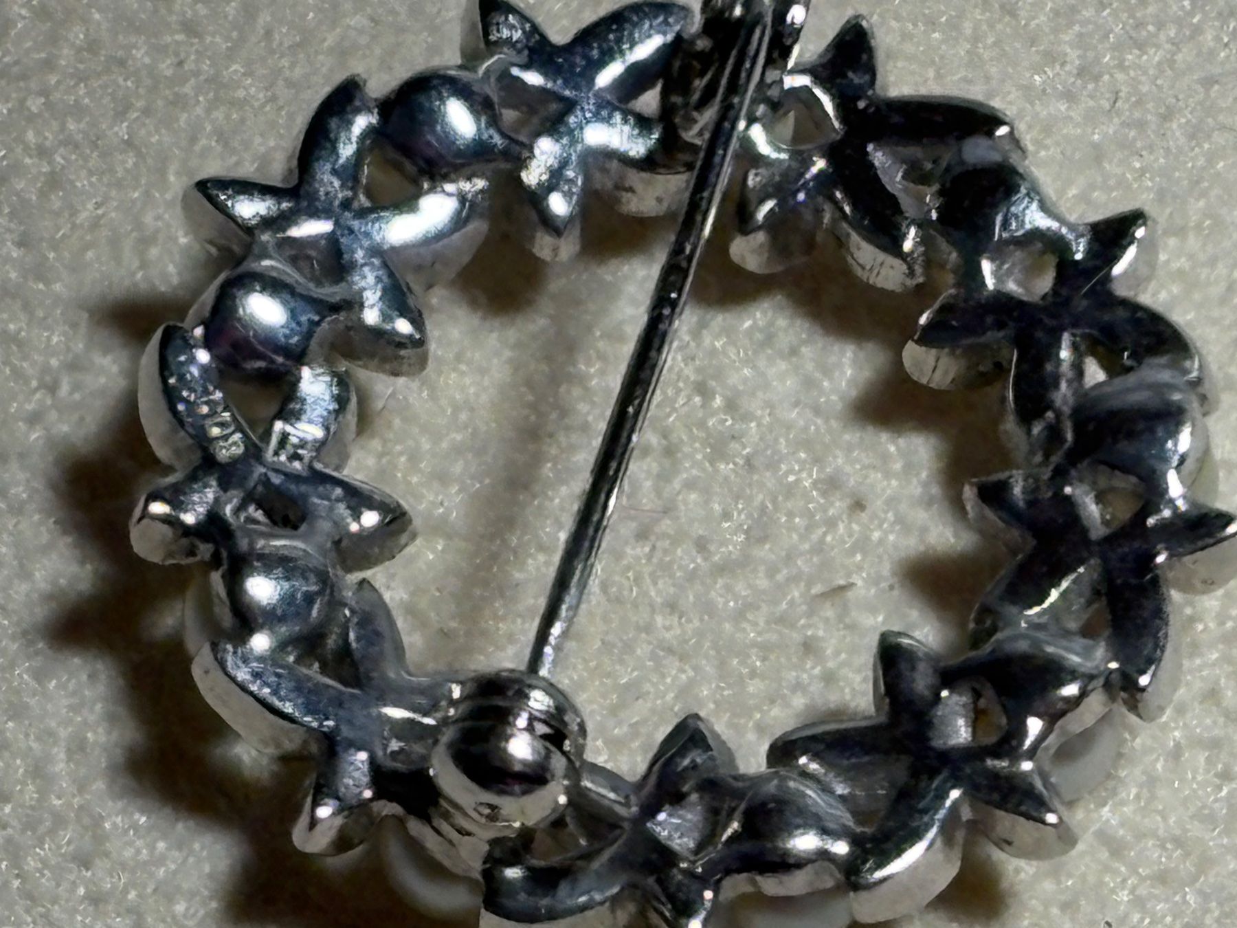 Broschen & Nadeln: 1 Brosche 800 Silber, ein Collier 830 Silber – Gebraucht aus St. Peterzell von verena40 1