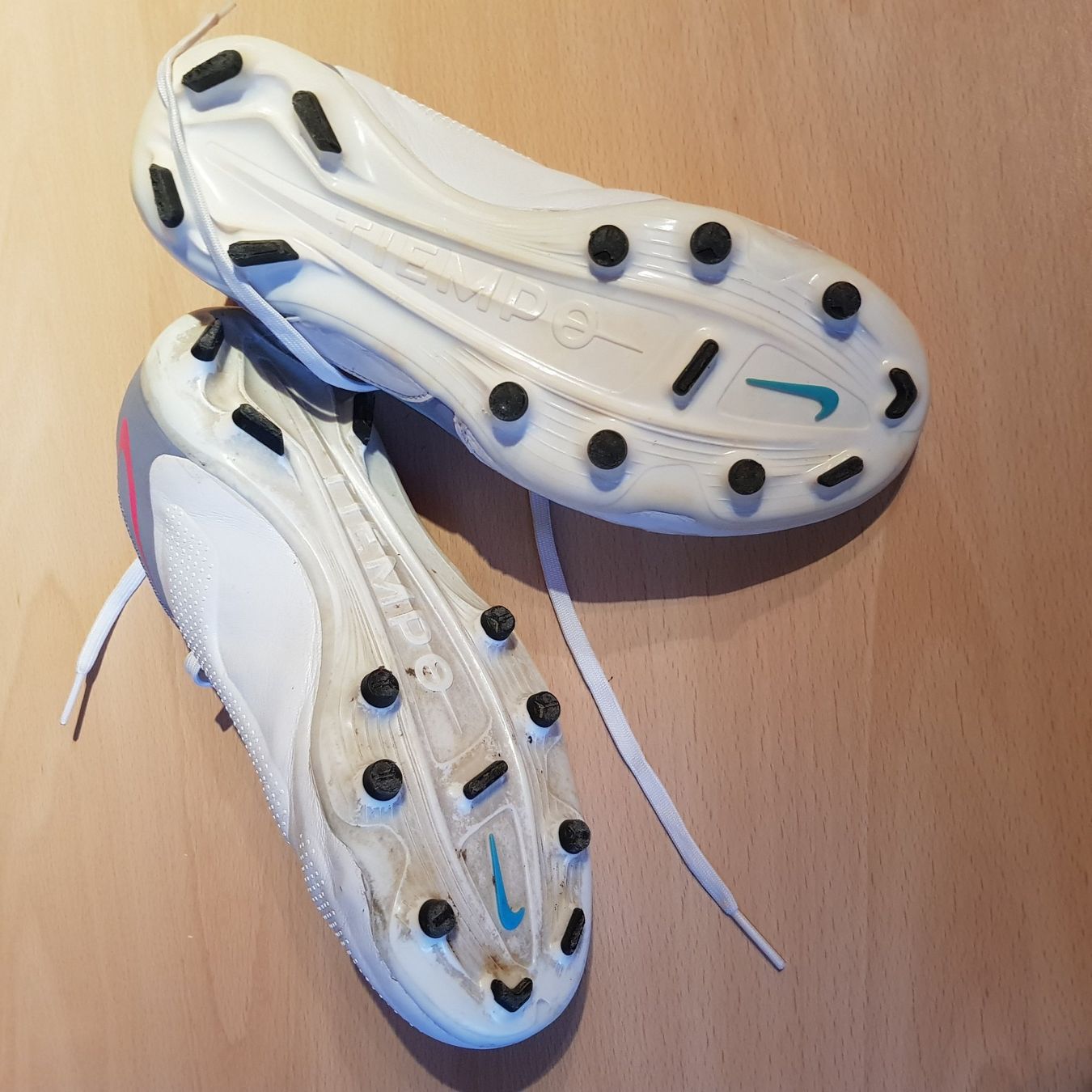 Nike Schuhe für Jungen: Fussballschuhe Nike 36.5 – Gebraucht aus Rothenfluh von Sawi80 4