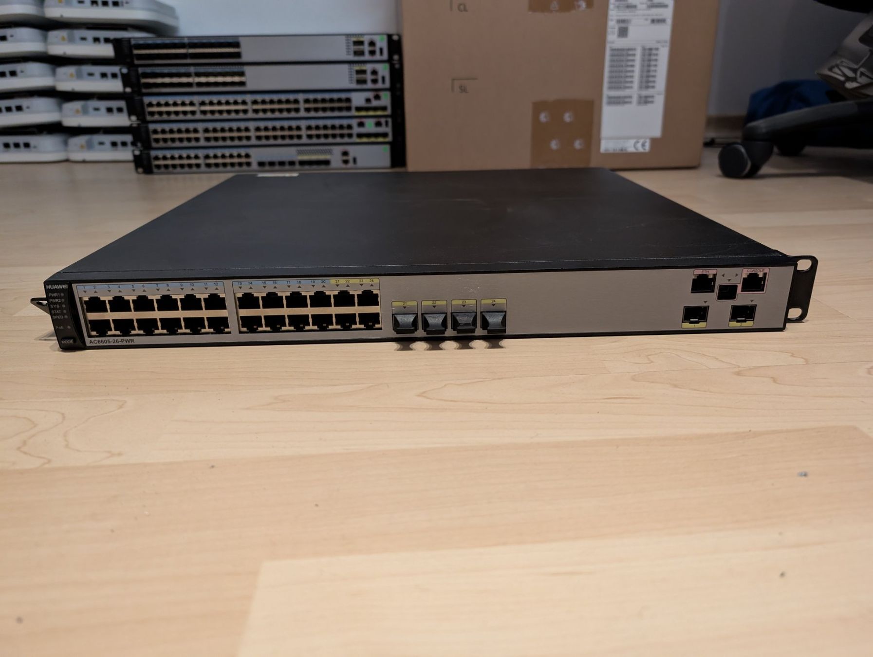 Huawei Modem & Router: Huawei WLAN Controller inkl. 2 Switches und 20 AccessPoints! – Usato da Langenthal venduto da netcamp
