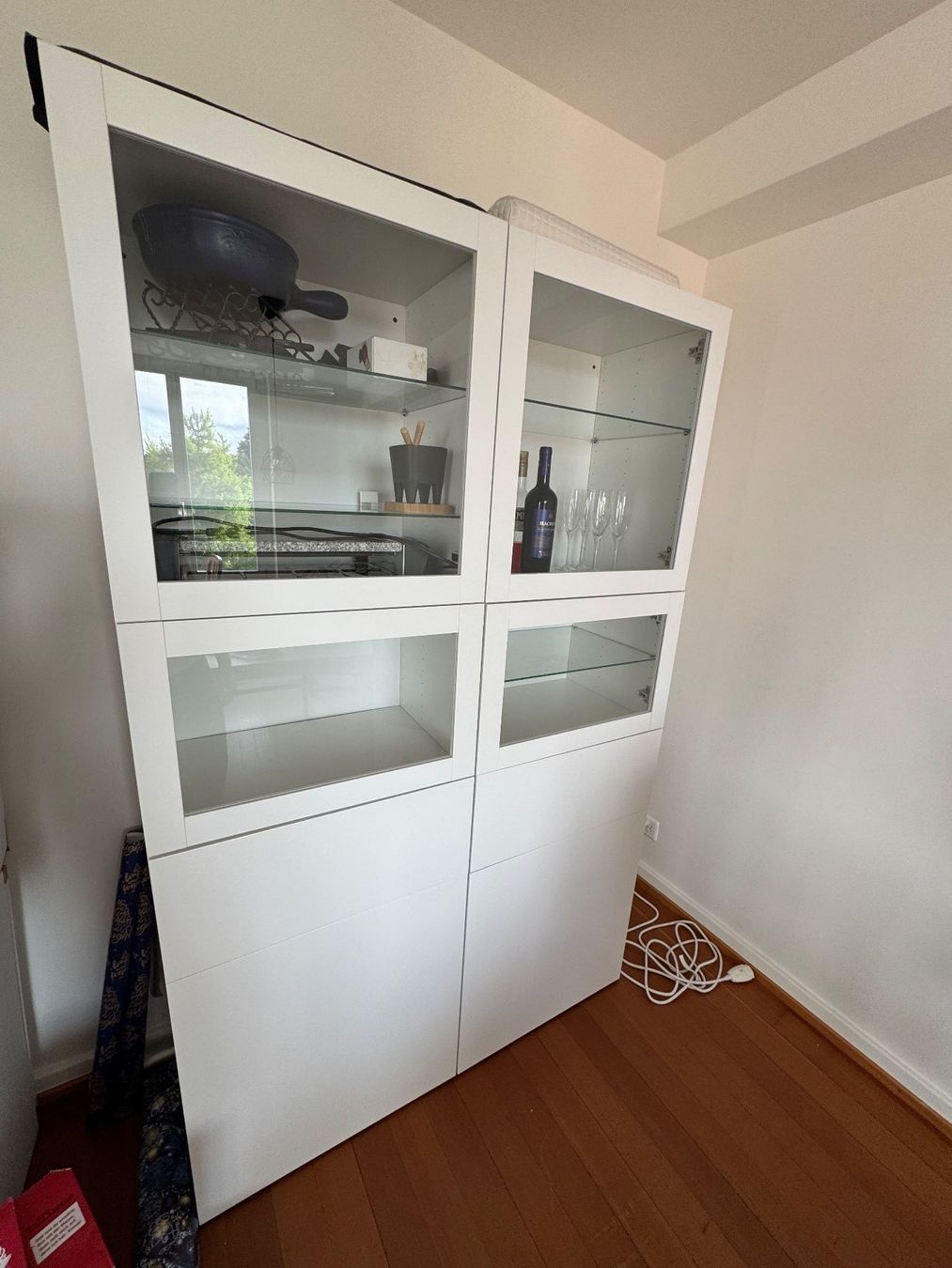 IKEA Besta kommode mit glas (Gebraucht) in Zürich für CHF 20 – nur Abholung auf Ricardo kaufen