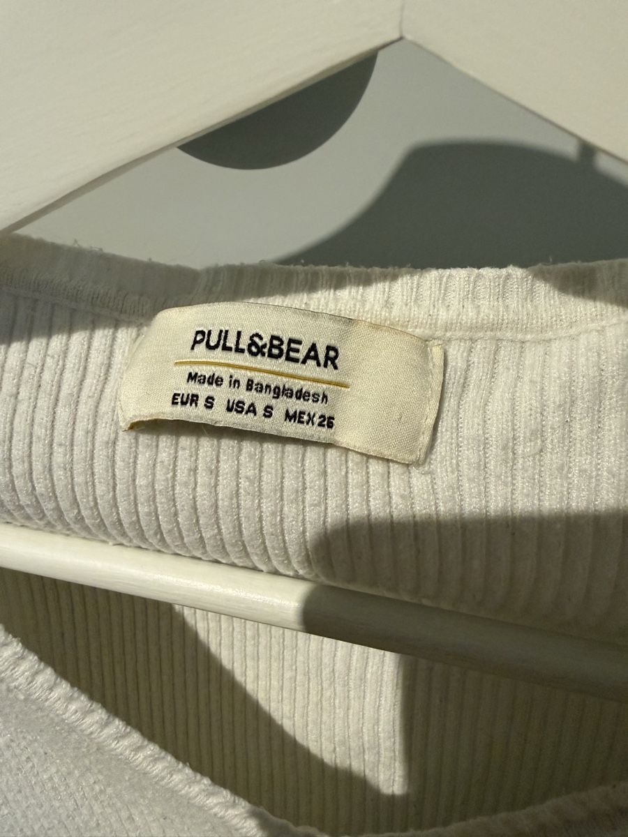 Pull&Bear Tops: Pull&Bear Langarmshirt gerippt weiss Grösse S – Gebraucht aus Zürich von FionaLuzia 1