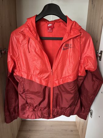 Nike Jacke Damen Gr. S, neuwertig - ideal für den Frühling!