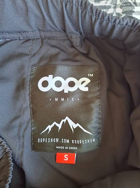 Pantaloni: DOPE Blizzard Skihose schwarz, S – Nuovo e nell'imballaggio originale da Kirchberg SG venduto da sba_6r6q 2