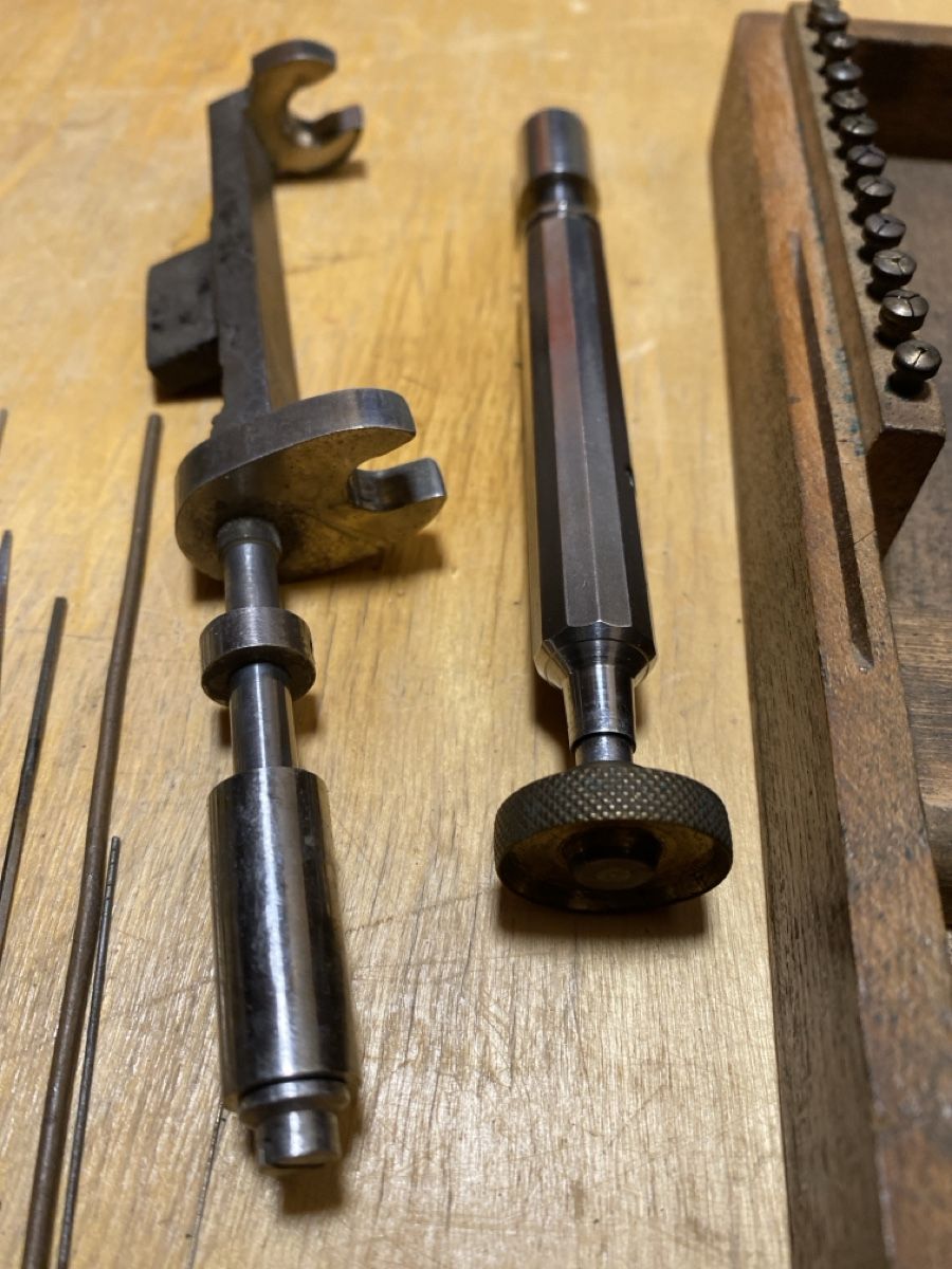 Tutti gli attrezzi: Outils pour horloger… – Usato da Corcelles NE venduto da Avossouhaits 3