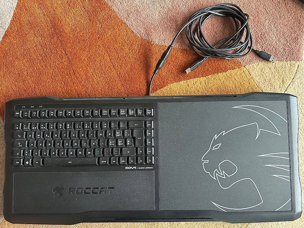 Tastiere: ROCCAT SOVA Gaming Lapboard – Usato da Liebefeld venduto da davidhuegli