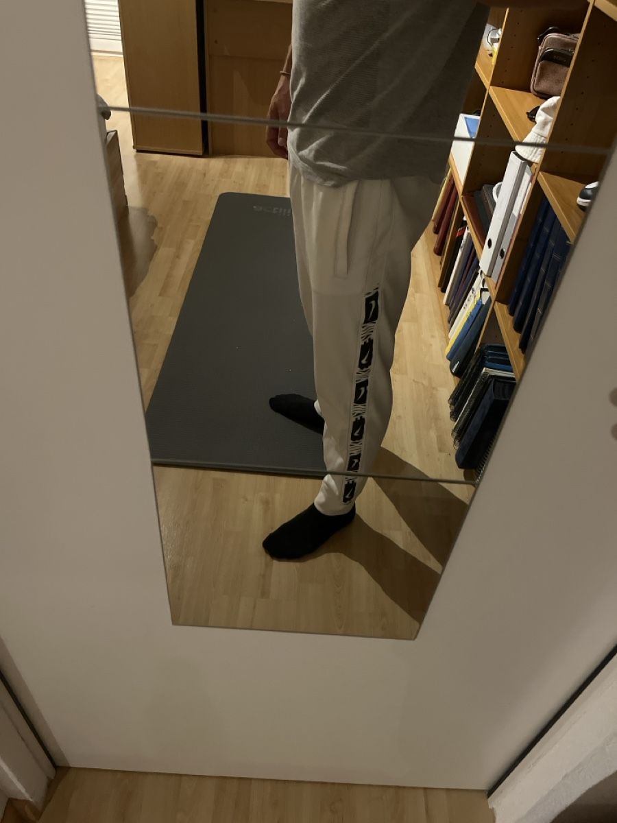 Nike Pantaloni: Weisse Nike Trainerhose limited edition – Usato da Hedingen venduto da sve_js9y 1