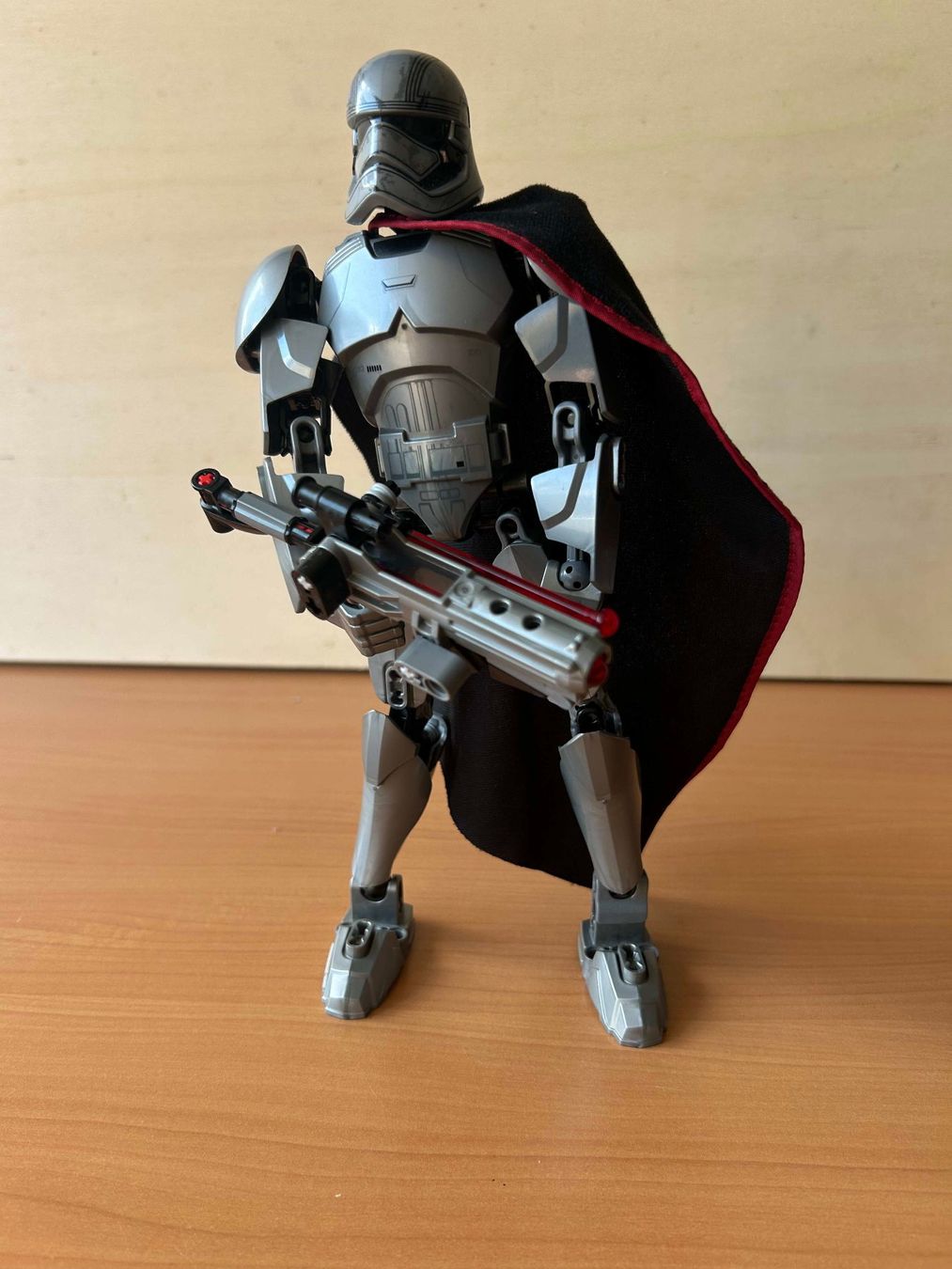 Lego Spielzeuge: Star Wars Buildable Figures - LEGO 75118 - Captain Phasma – Gebraucht aus Massongex von elcomerciante19