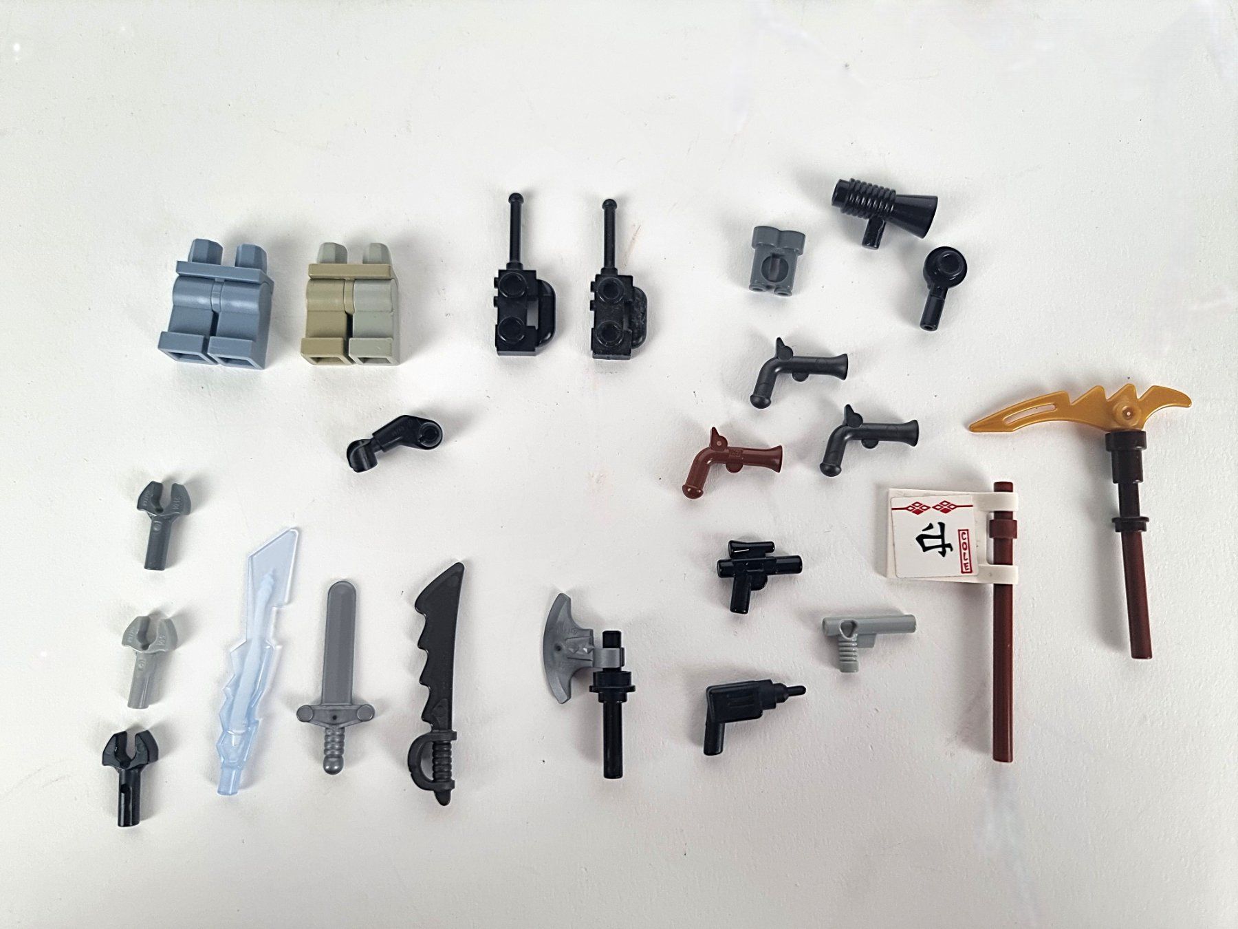 Lego Giocattoli: Lego Figuren und Waffen – Usato da Urtenen-Schönbühl venduto da Restwert_Schoenbuehl 2
