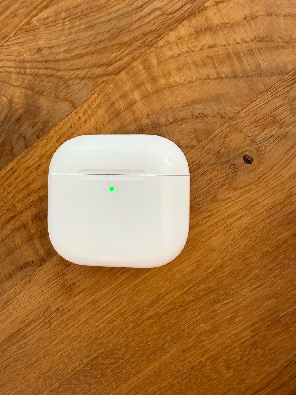 Apple Cuffie: APPLE AirPods 4 Charging Case ANC – Usato da Lausanne venduto da Nine1982 4