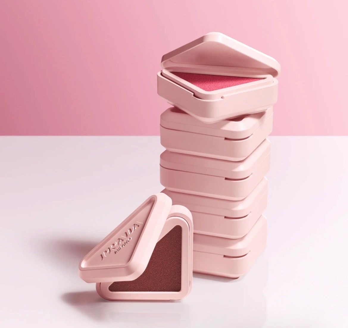 Make-up: NEU PRADA Touch Blush 086 Peach – Nuovo e nell'imballaggio originale da Effretikon venduto da YaMn 8
