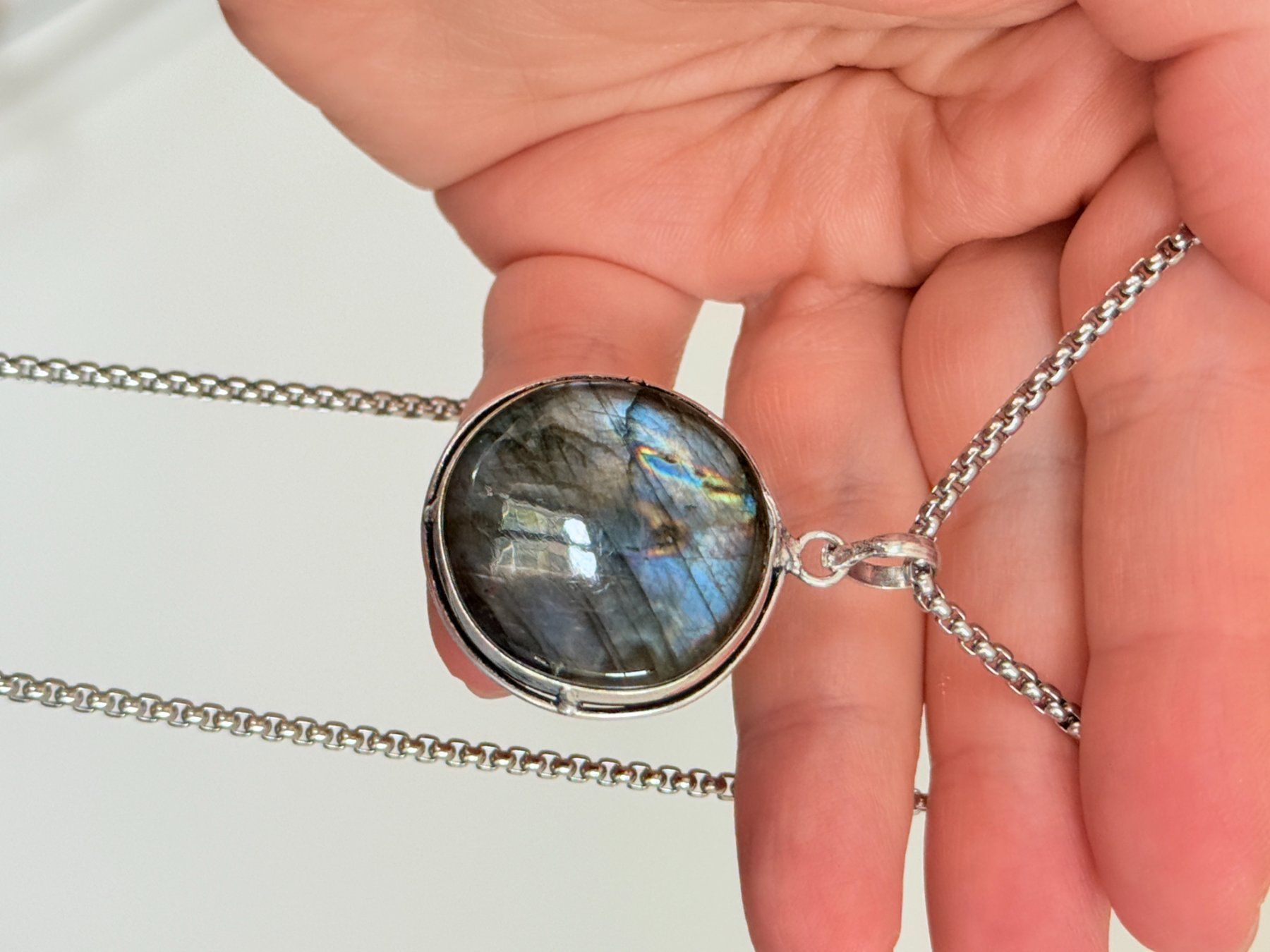 Colliers: Collier labradorite, élégant et tendance ✨ – Neuf avec emballage d'origine à Genève par AWWA 2