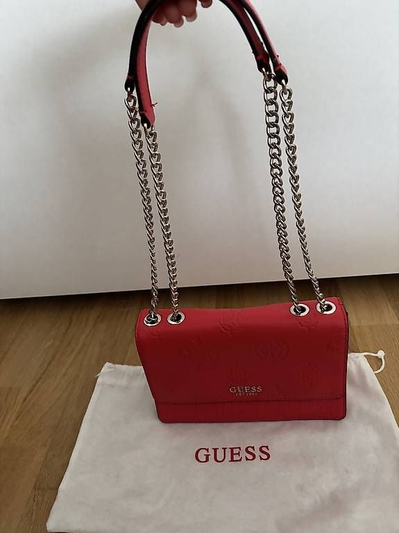 Taschen für Damen: rote GUESS Handtasche – Gebraucht aus Thun von van_jch8 2
