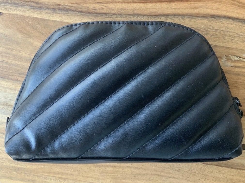 Saint Laurent Custodie per cosmetici: Kosmetiktasche von YSL Beauté – Nuovo (secondo la descrizione) da Meilen venduto da lulagup 3