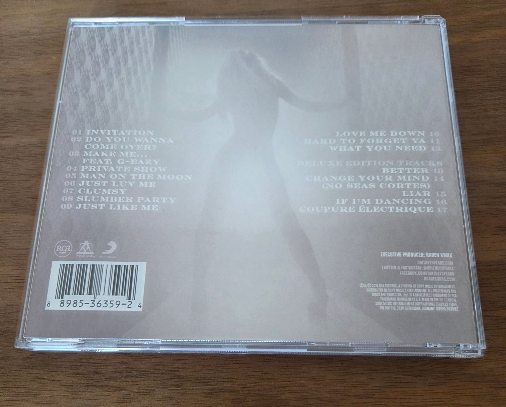 CD: Britney Spears - Glory - CD - Deluxe Edition Bonus Songs – Nuovo (secondo la descrizione) da Olten venduto da clayrout 1