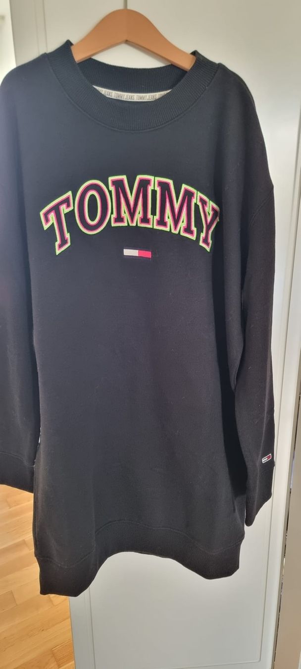 Tommy Hilfiger Kleider: Tommy Jeans Pulloverkleid schwarz Grösse M  – Gebraucht aus Frauenfeld von Bounty40