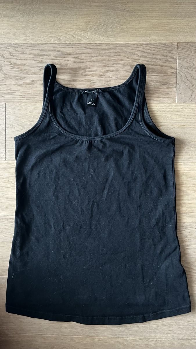 H&M Tops: Schwarzes Umstands-Top Grösse S – D'occasion à Ins par trotamunda