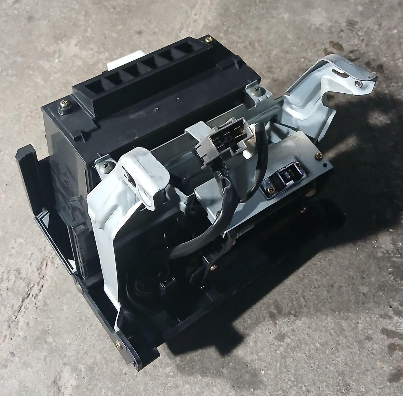 Nissan Tutti pezzi di ricambio auto: Rangement et cendrier Nissan XTrail 2001-2007 – Usato da la heutte venduto da Auto-stock 1