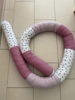 Schöne Bettschlange fürs Babybett