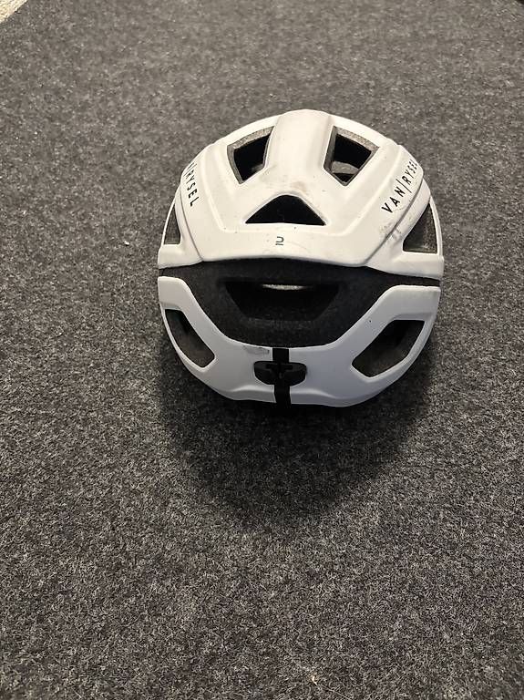 Casques: Casque Van Rysel blanc – D'occasion à Bassecourt par Ledirecteur7 2