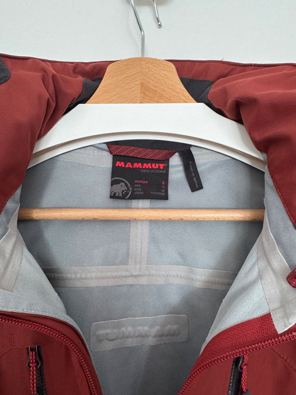 Mammut Jacken: Mammut Hardshell Ski/Snowboard Jacke – Gebraucht aus Winterthur von Buzzi... 4