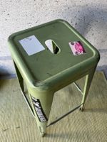 Metallhocker Barhocker Industrial Style der Piranha Bar