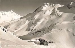 Grand St. Bernard VS - Hospiz in verschneiter Höhenlage