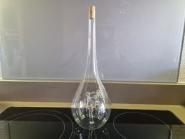 Bouteille en verre Venise, Murano, danseurs à l'intérieur.