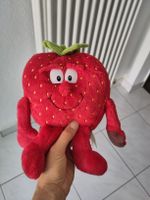 Erdbeeren als Kuscheltier