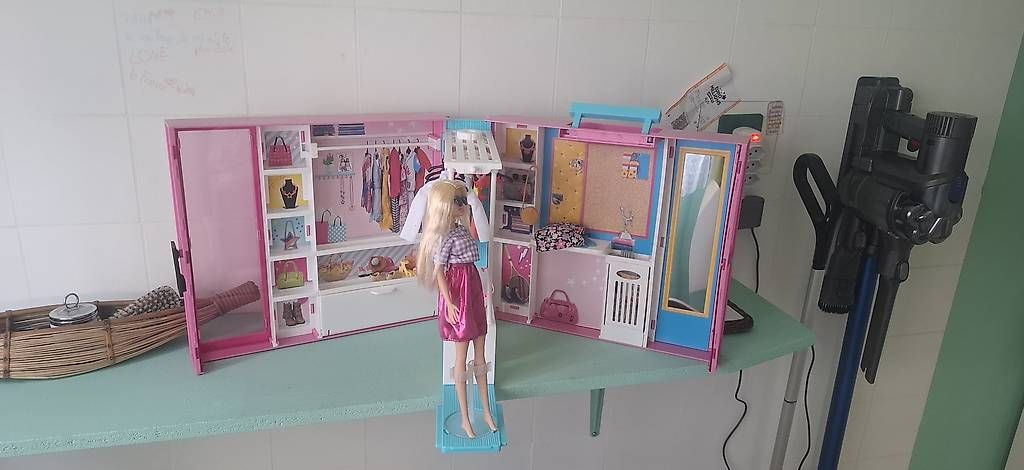 Poupées: Dressing barbie  – D'occasion à Lausanne par gdu_y8kp