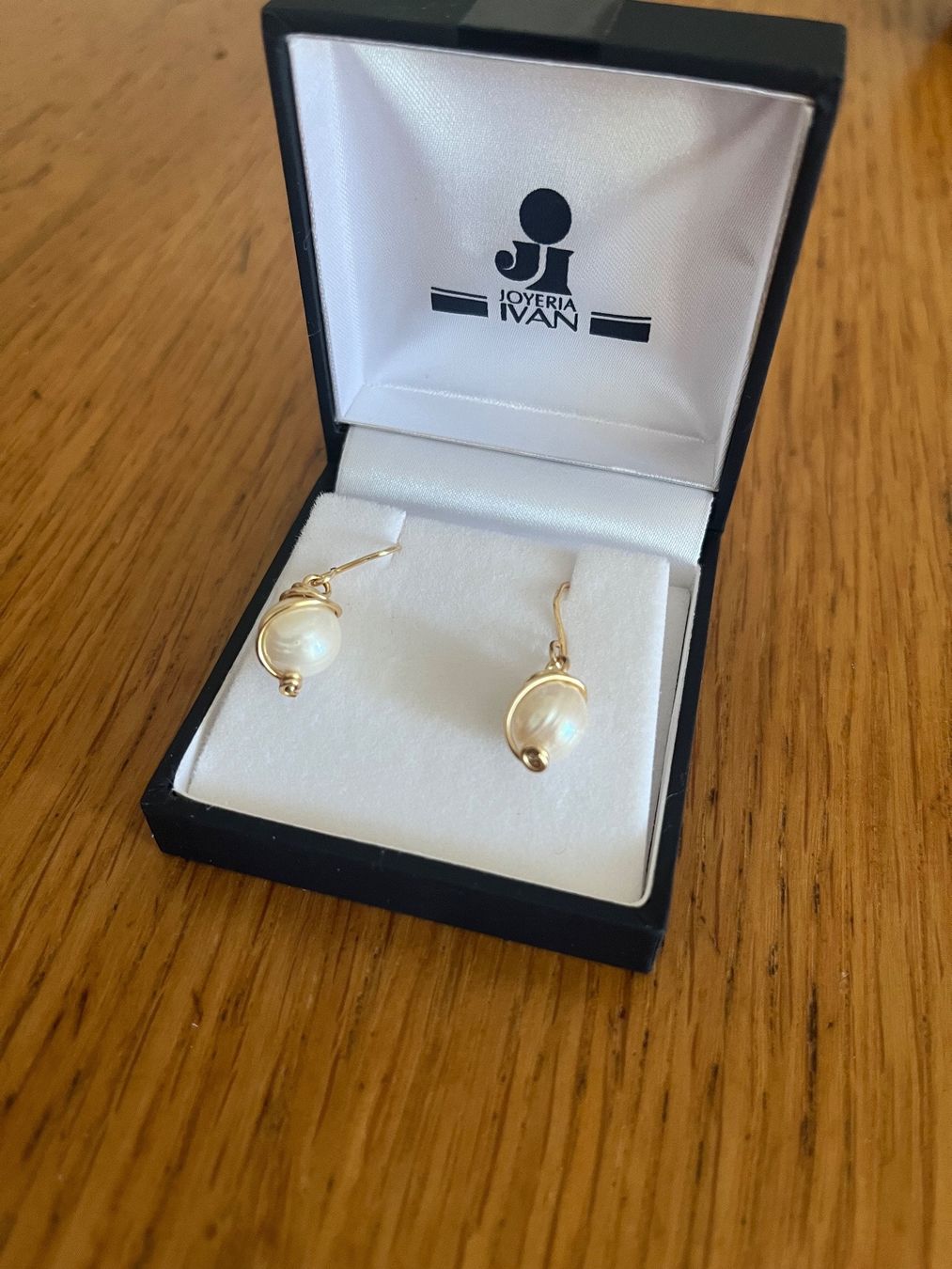 Orecchini pendenti & Orecchini a lobo: Pearl earrings in gold – Nuovo e nell'imballaggio originale da Bellevue venduto da utilisatratice