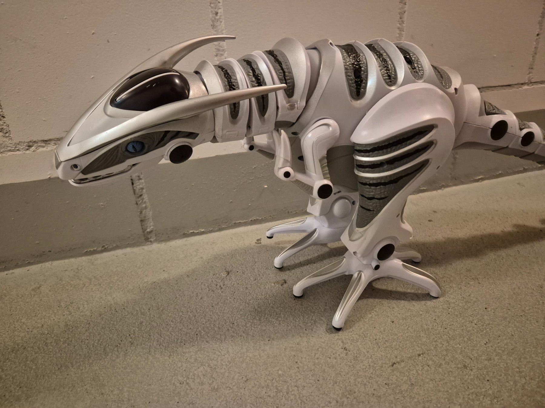 Spielzeuge: WowWee Laufroboter Dinosaurier – Gebraucht aus Seon von Meridiano 1