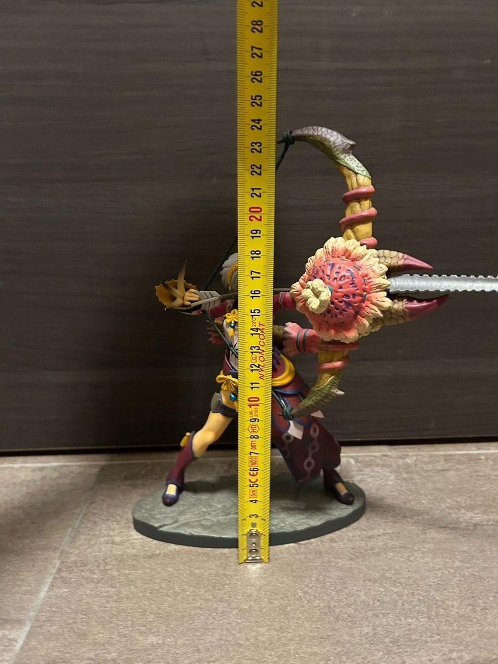 Capcom Statuette: Monster Hunter Amethyst Girl figure – Usato da Lausanne venduto da Retro-geek 3
