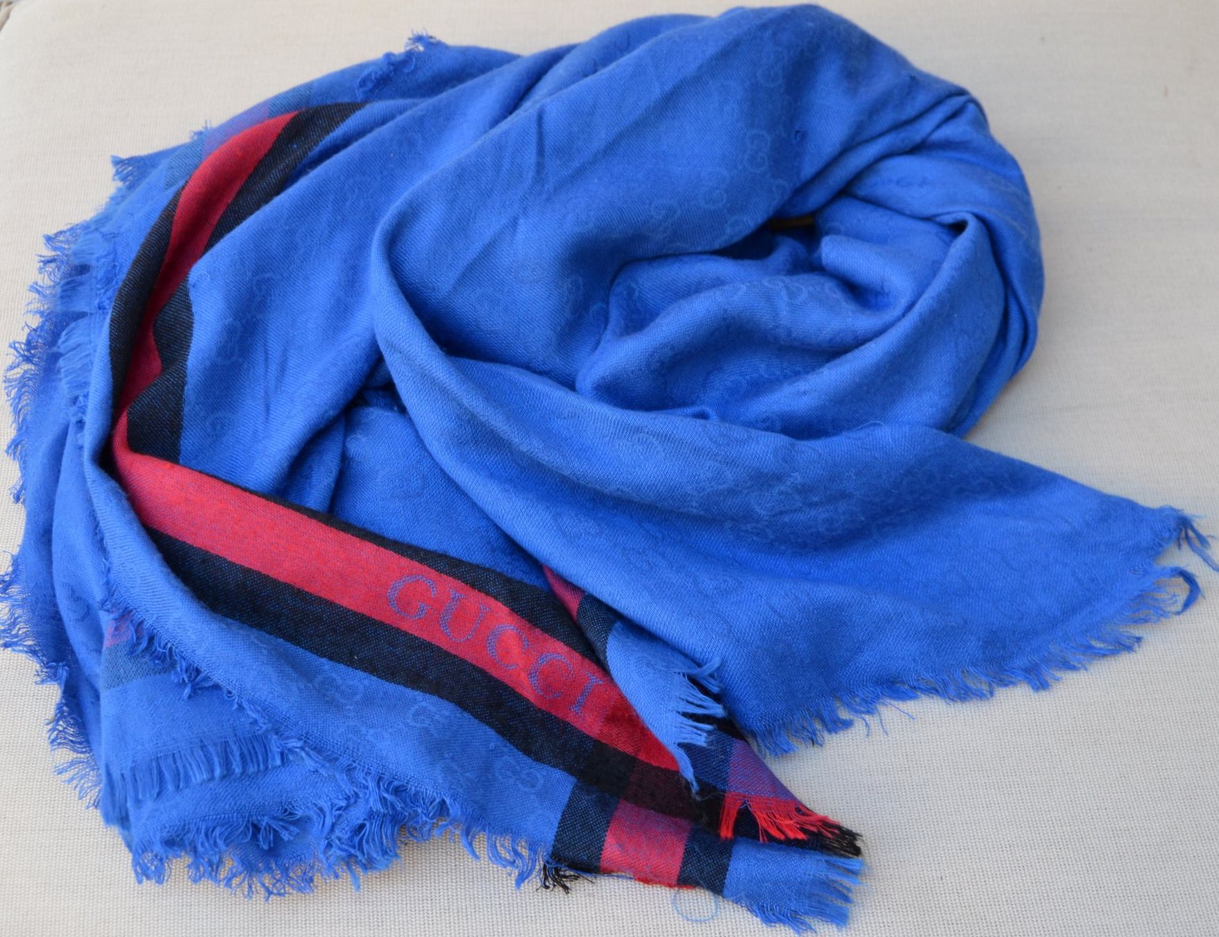 Gucci Foulard & Sciarpe: Gucci Schal / châle – Usato da Collonges venduto da arashee 5